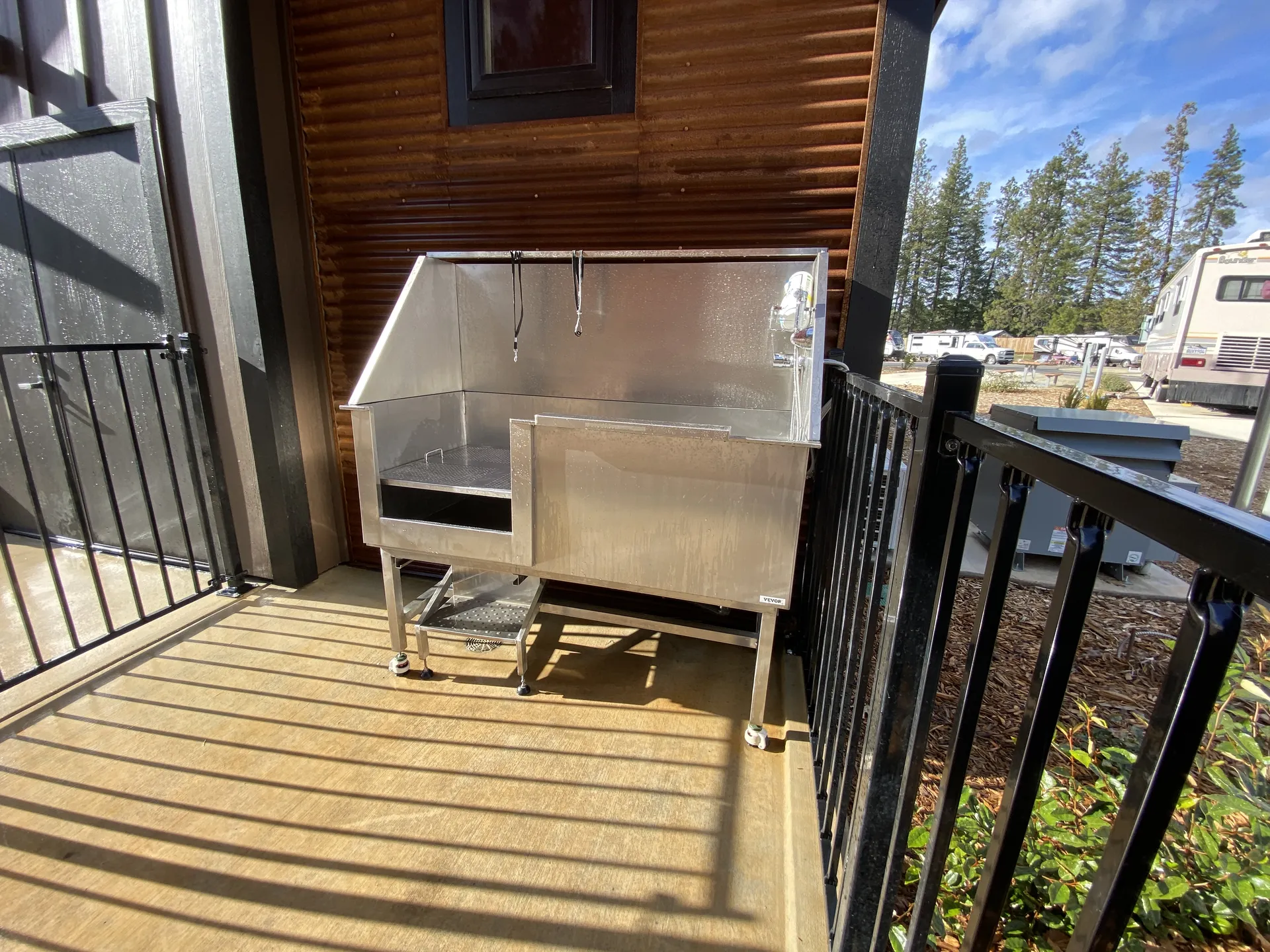 On-site dog wash station at Grass Valley RV Resort